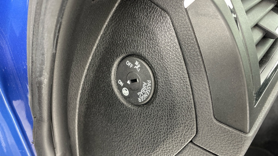 BMW 2 Series 220i M Sport 2dr [Nav] Step Auto Petrol Coupe - Image 30