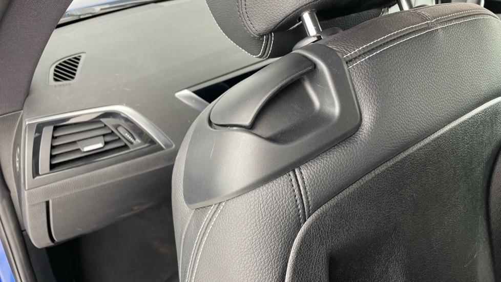 BMW 2 Series 220i M Sport 2dr [Nav] Step Auto Petrol Coupe - Image 31