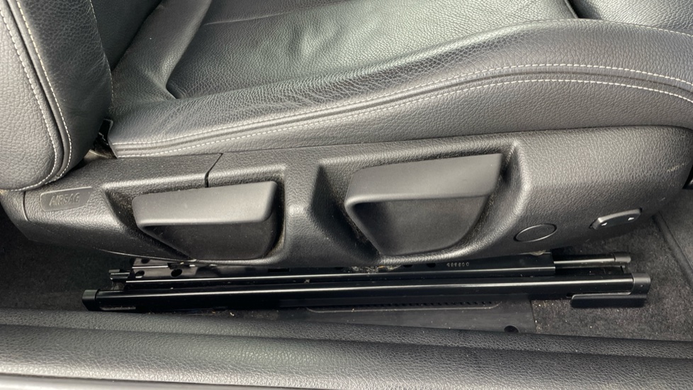 BMW 2 Series 220i M Sport 2dr [Nav] Step Auto Petrol Coupe - Image 43