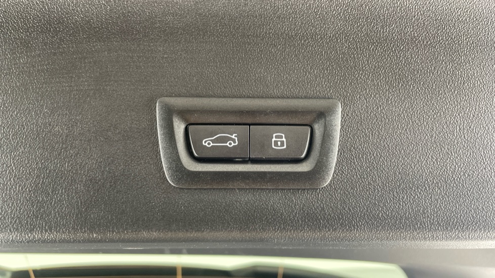 BMW X3 20 xDrive M Sport 5dr Step Auto Petrol Estate - Image 42