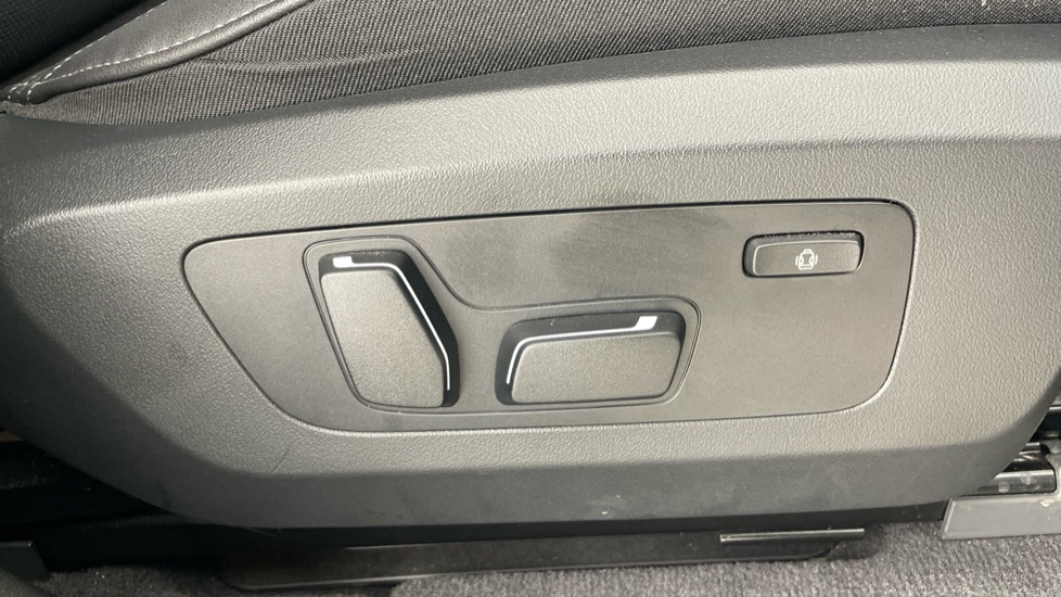 BMW X3 20 xDrive M Sport 5dr Step Auto Petrol Estate - Image 51