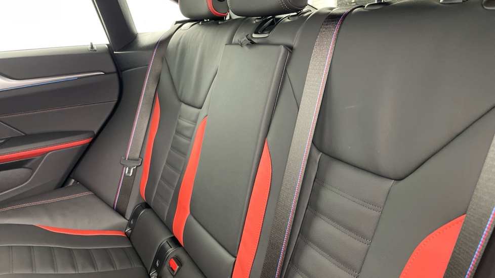 BMW i4 440kW M60 83.9kWh 5dr Auto [Tech/Pro pack] Electric Hatchback - Image 12
