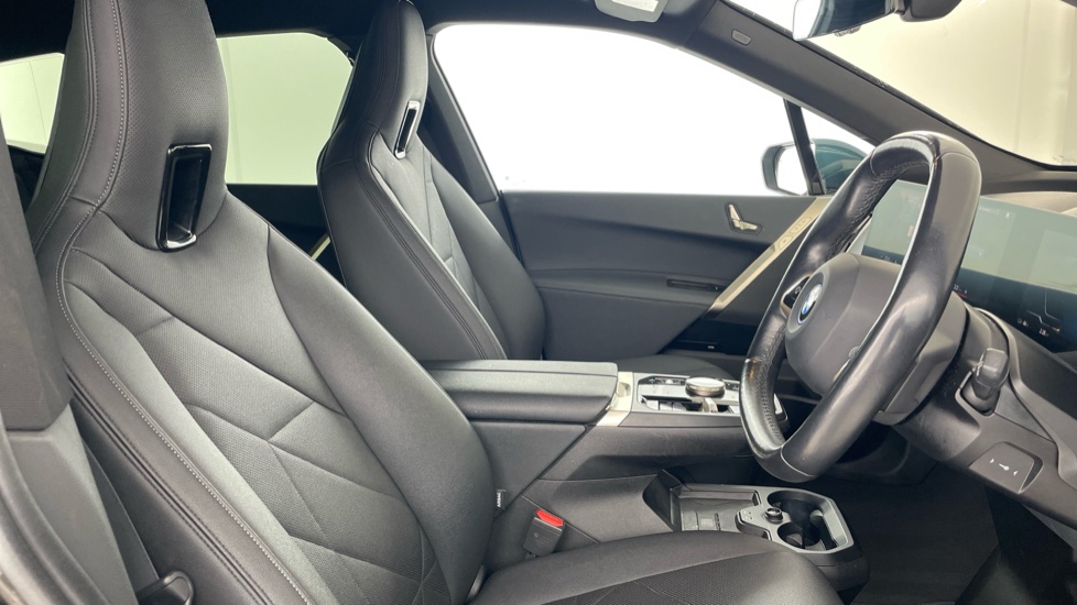 BMW iX 240kW xDrive40 M Sport Edition 76.6kWh 5dr Auto Electric Estate - Image 11
