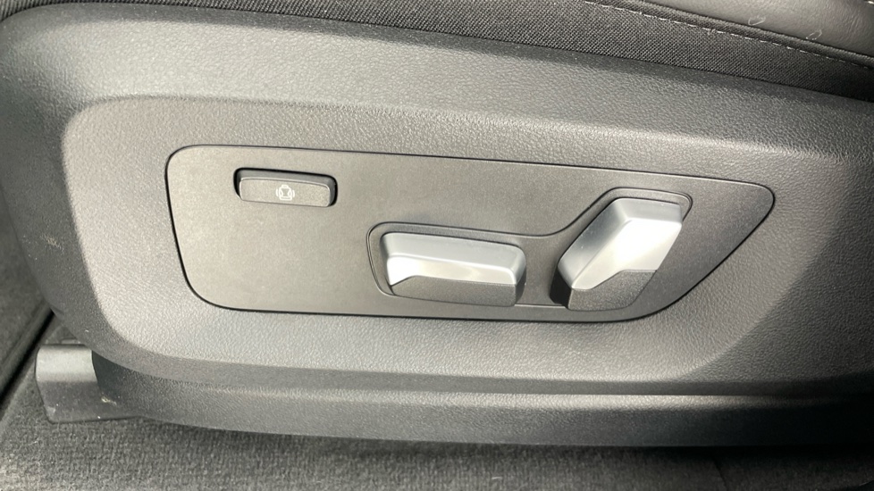 BMW X5 xDrive40d MHT M Sport 5dr Auto Diesel Estate - Image 30