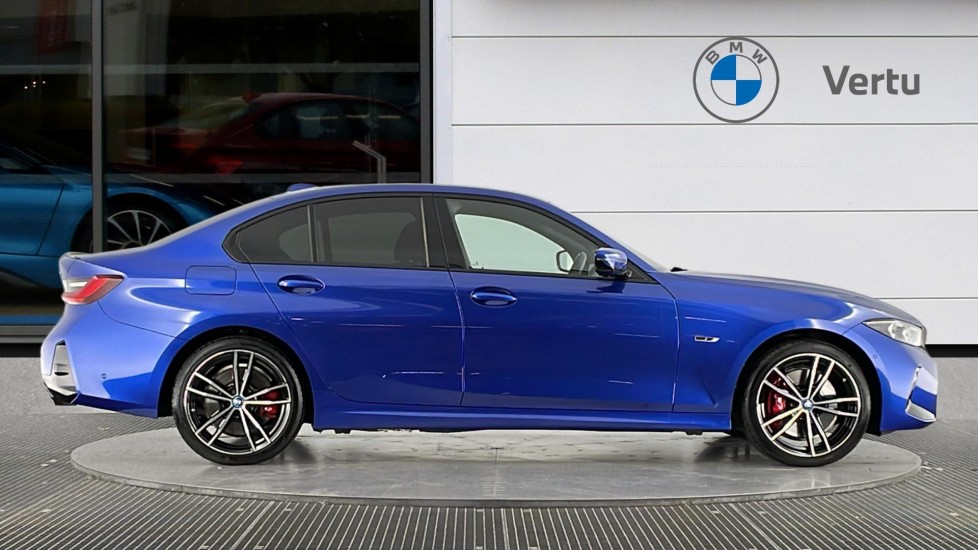 BMW 3 Series 330e M Sport 4dr Step Auto Saloon - Image 3