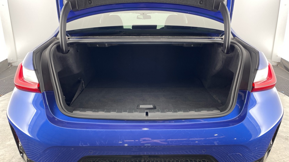 BMW 3 Series 330e M Sport 4dr Step Auto Saloon - Image 13