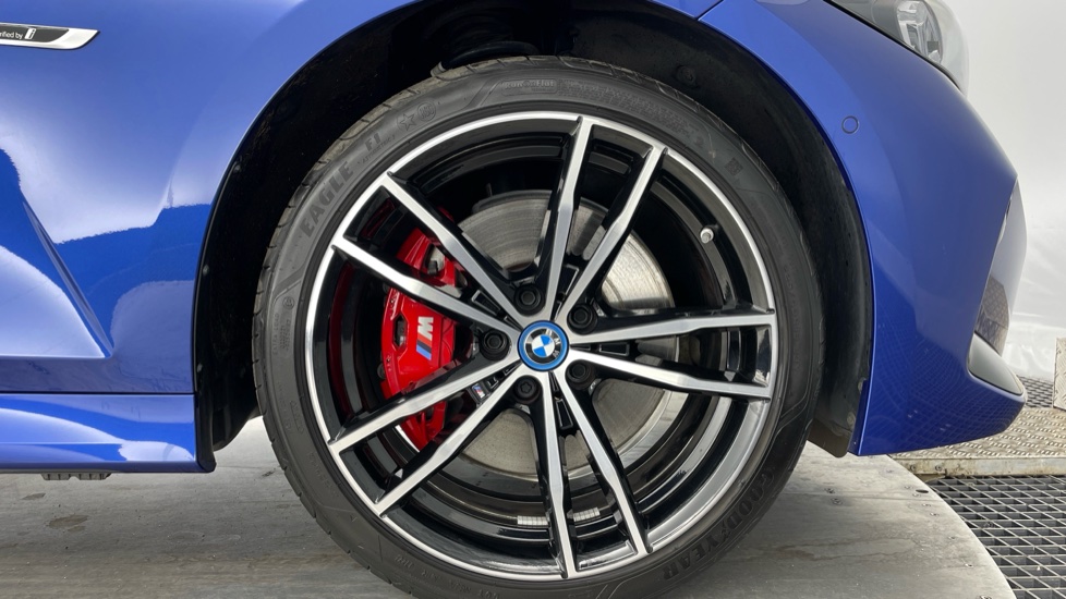 BMW 3 Series 330e M Sport 4dr Step Auto Saloon - Image 14