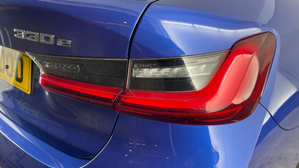 BMW 3 Series 330e M Sport 4dr Step Auto Saloon - Image 22