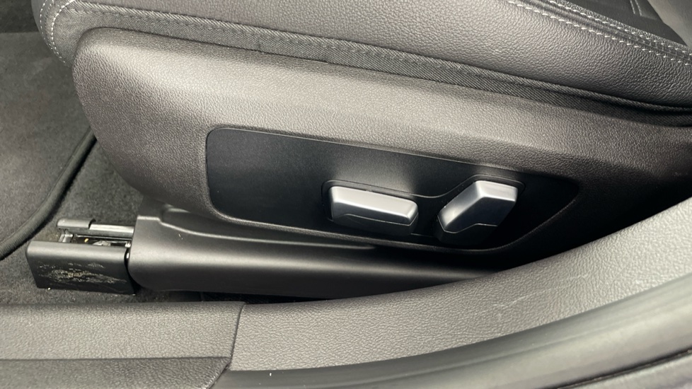 BMW 3 Series 330e M Sport 4dr Step Auto Saloon - Image 28