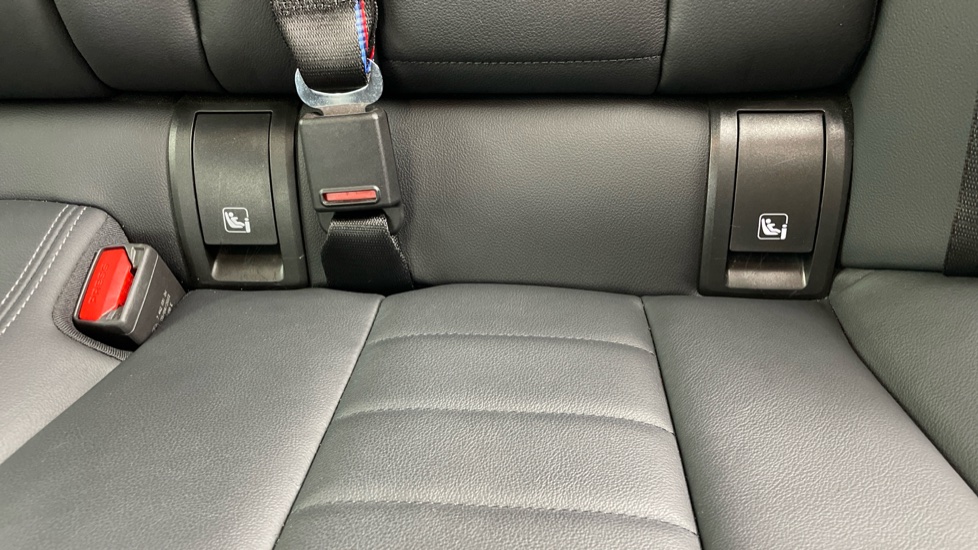 BMW 3 Series 330e M Sport 4dr Step Auto Saloon - Image 34