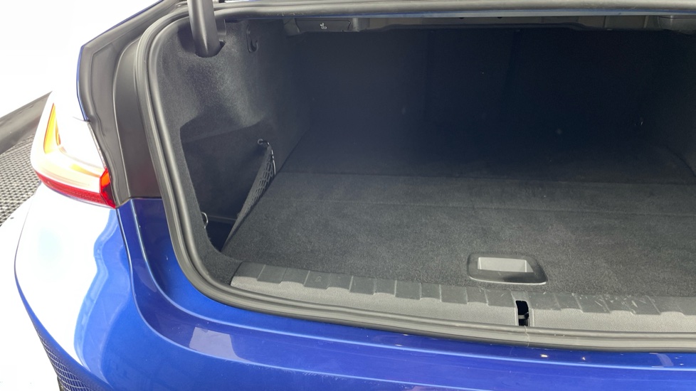 BMW 3 Series 330e M Sport 4dr Step Auto Saloon - Image 39