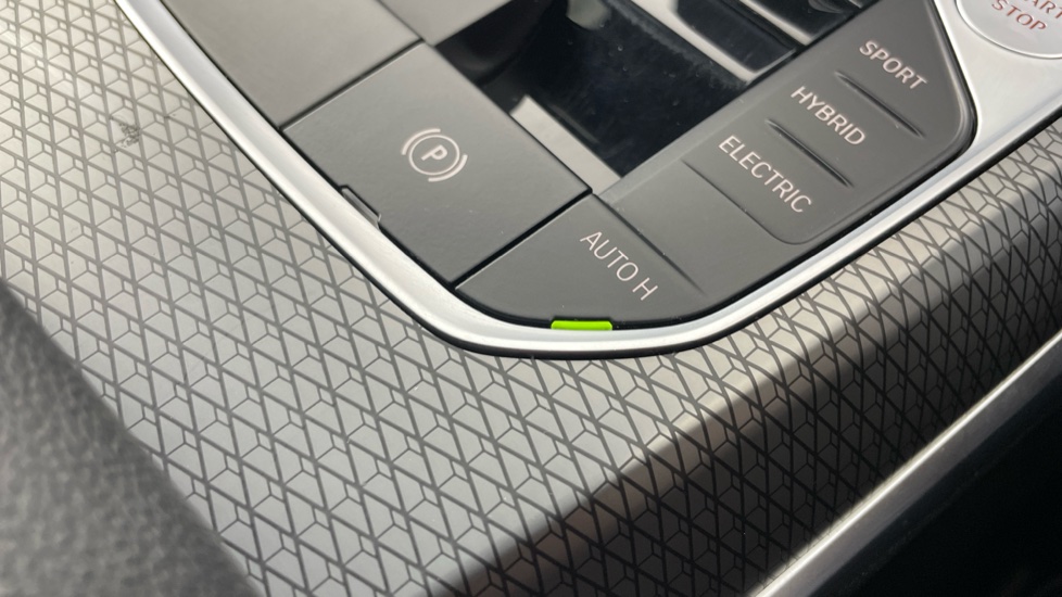 BMW 3 Series 330e M Sport 4dr Step Auto Saloon - Image 58