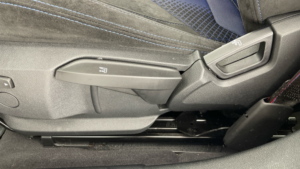 BMW 1 Series M135i xDrive 5dr Step Auto Petrol Hatchback - Image 28