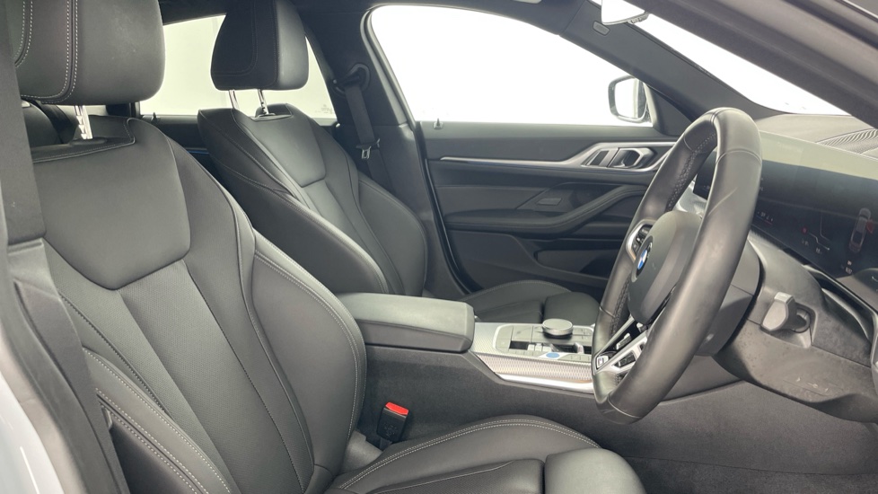 BMW i4 250kW eDrive40 M Sport 83.9kWh 5dr Auto Electric Hatchback - Image 11