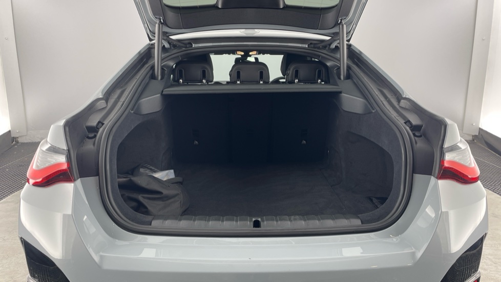 BMW i4 250kW eDrive40 M Sport 83.9kWh 5dr Auto Electric Hatchback - Image 13