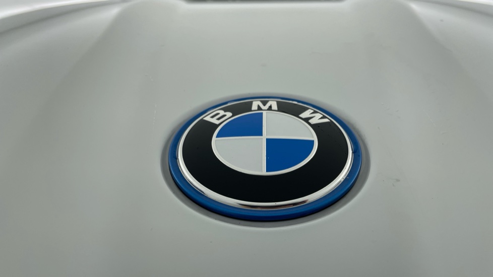 BMW iX2 150kW eDrive20 M Sport 65kWh 5dr Auto [Tech/Pro] Electric Hatchback - Image 24