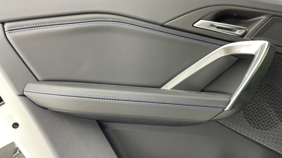 BMW iX2 150kW eDrive20 M Sport 65kWh 5dr Auto [Tech/Pro] Electric Hatchback - Image 27
