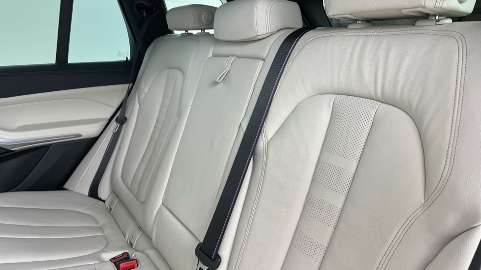 BMW X5 xDrive30d MHT M Sport 5dr Auto Diesel Estate - Image 12
