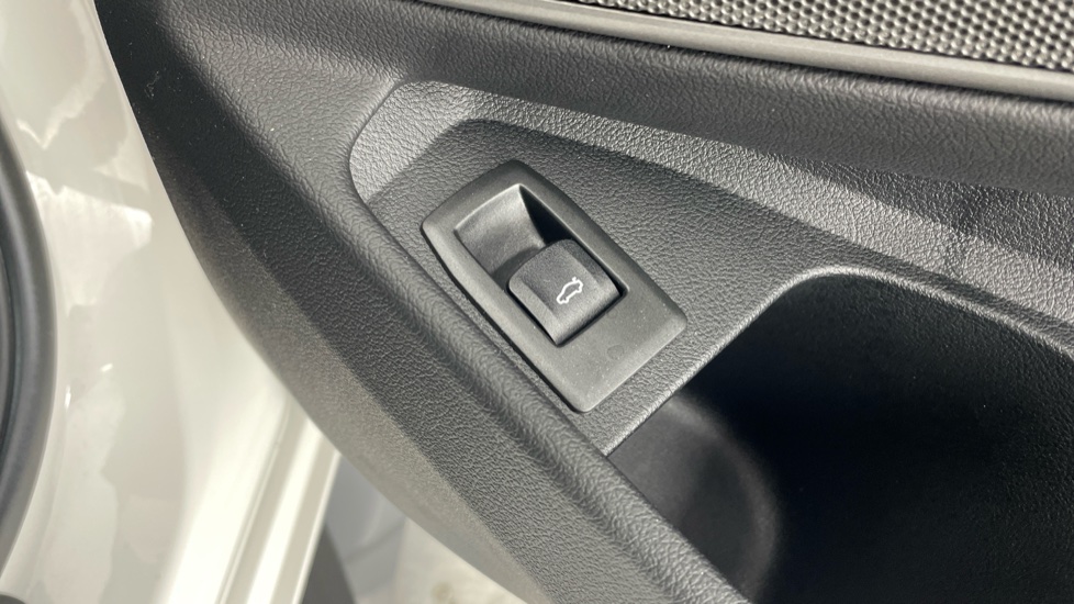 BMW M3 xDrive Competition M 4dr Step Auto Petrol Saloon - Image 50