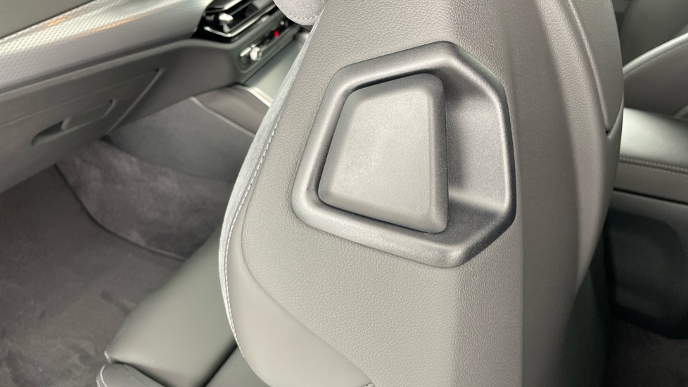 BMW M4 xDrive Competition M 2dr Step Auto [Ultimat Pk] Petrol Coupe - Image 33