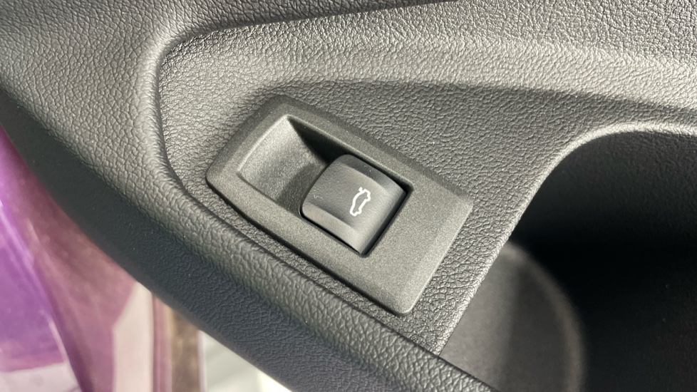 BMW M4 xDrive Competition M 2dr Step Auto [Ultimat Pk] Petrol Coupe - Image 48