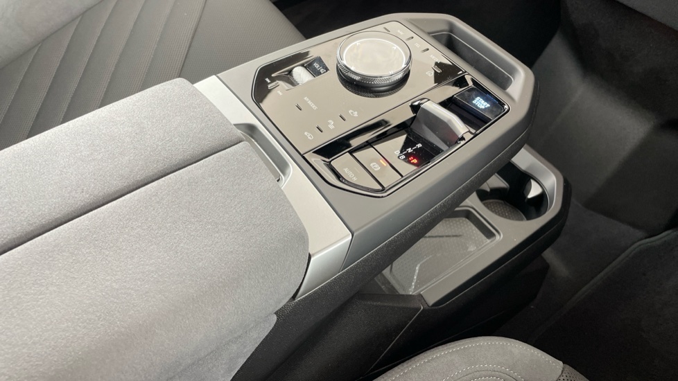 BMW iX 300kW xDr45 M Sport 101kWh 5dr Auto [Tech/Sky/Pro] Electric Estate - Image 10