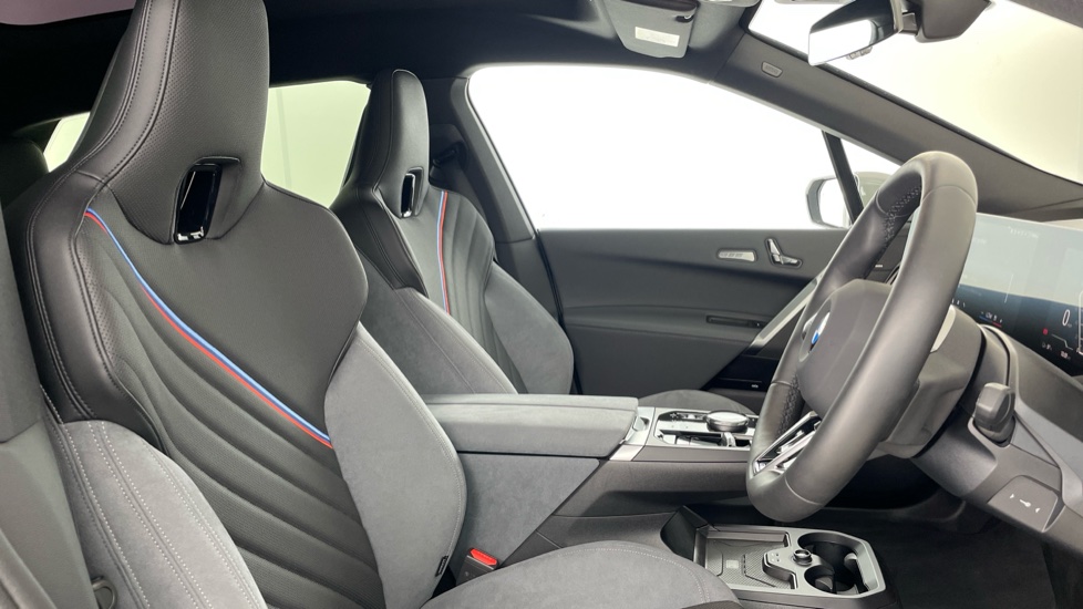 BMW iX 300kW xDr45 M Sport 101kWh 5dr Auto [Tech/Sky/Pro] Electric Estate - Image 11