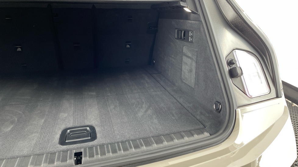 BMW iX 300kW xDr45 M Sport 101kWh 5dr Auto [Tech/Sky/Pro] Electric Estate - Image 39
