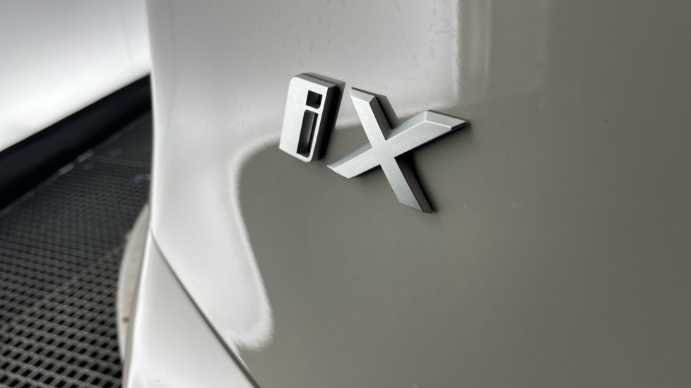 BMW iX 300kW xDr45 M Sport 101kWh 5dr Auto [Tech/Sky/Pro] Electric Estate - Image 43