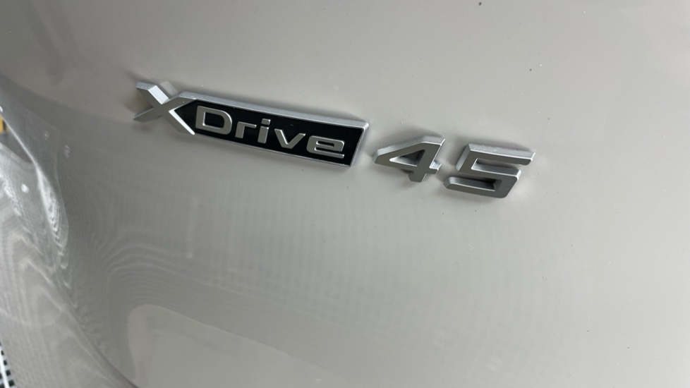 BMW iX 300kW xDr45 M Sport 101kWh 5dr Auto [Tech/Sky/Pro] Electric Estate - Image 45