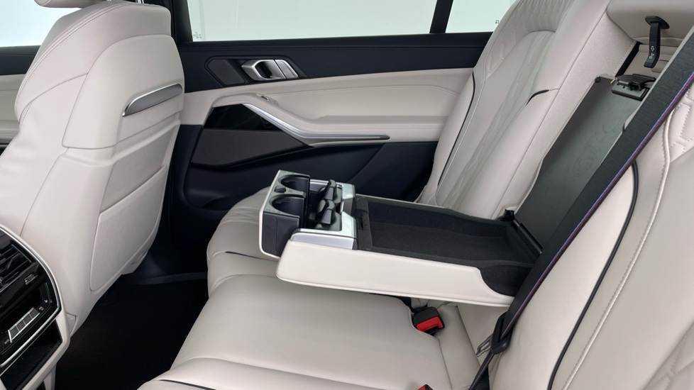 BMW X7 xDrive40i MHT M Sport 5dr Step Auto Petrol Estate - Image 35