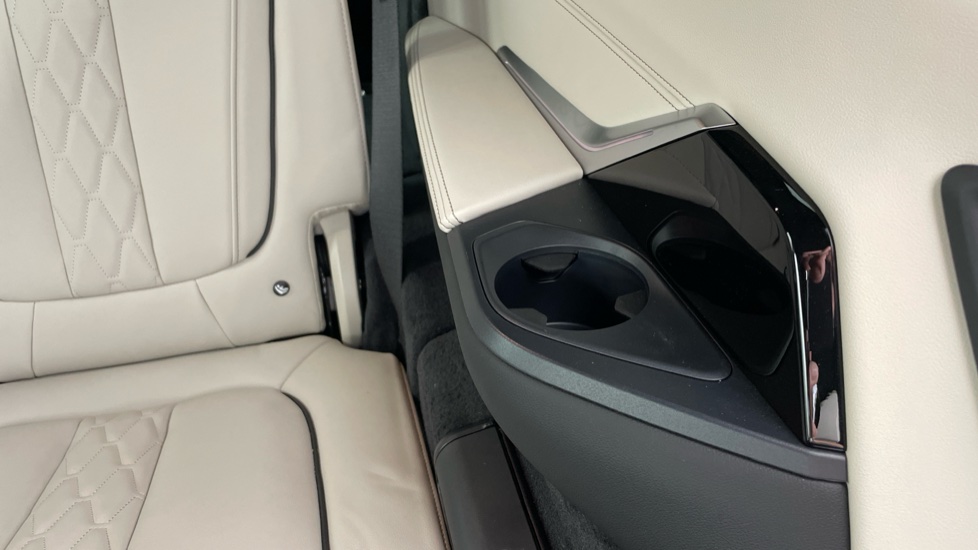 BMW X7 xDrive40i MHT M Sport 5dr Step Auto Petrol Estate - Image 39