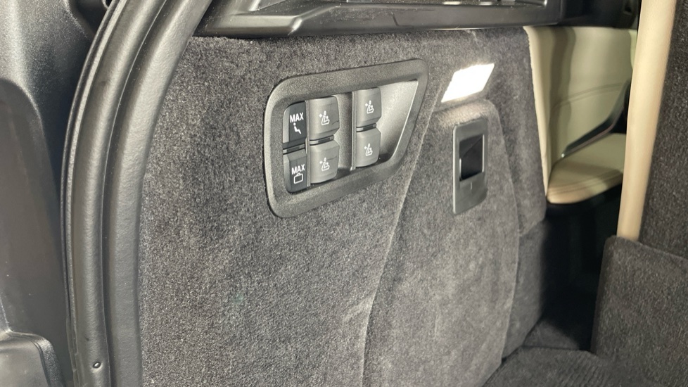 BMW X7 xDrive40i MHT M Sport 5dr Step Auto Petrol Estate - Image 43