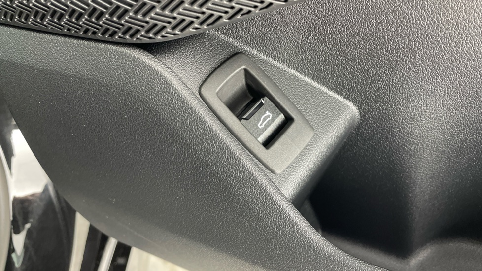 BMW X1 xDrive 25e M Sport 5dr Step Auto Estate - Image 52