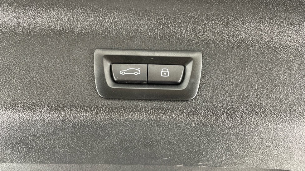 BMW X1 sDrive 20i MHT M Sport 5dr Step Auto Petrol Estate - Image 44