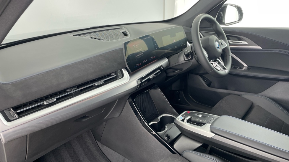 BMW iX1 150kW eDrive20 M Sport 65kWh 5dr Auto Electric Estate - Image 7