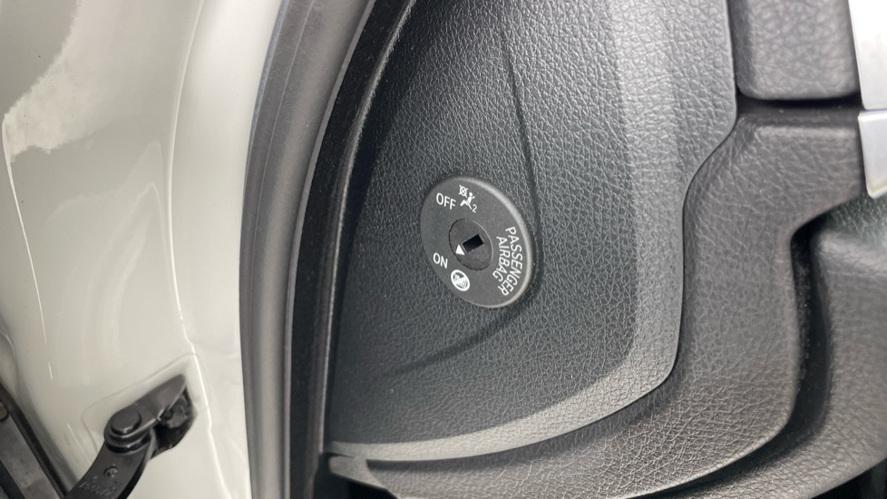 BMW 4 Series 420i Sport 5dr Auto Petrol Hatchback - Image 28