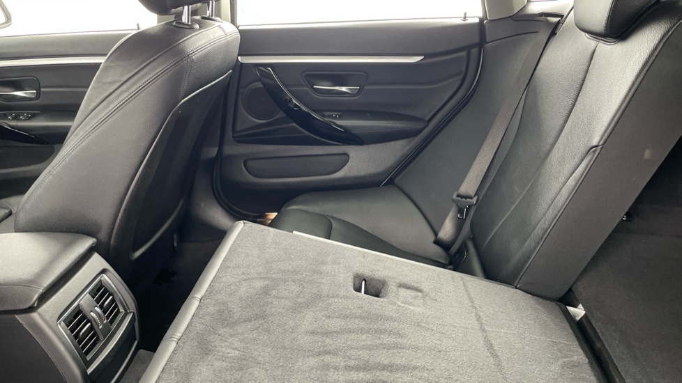 BMW 4 Series 420i Sport 5dr Auto Petrol Hatchback - Image 34