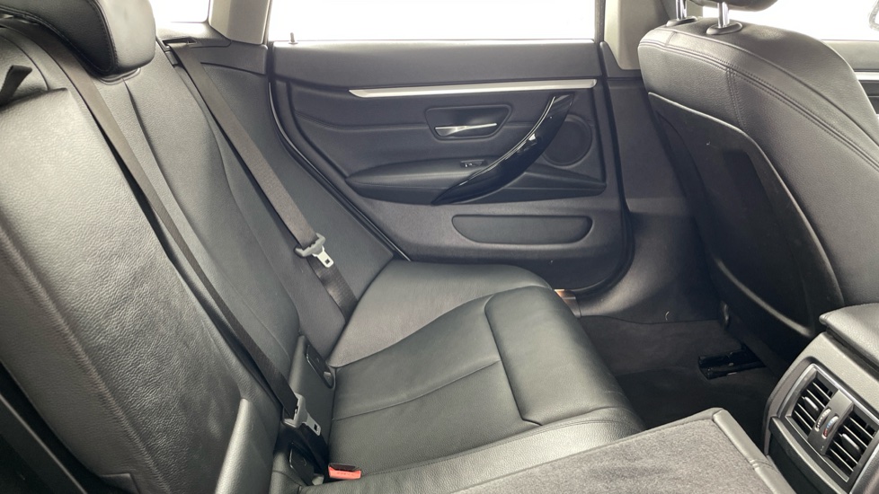 BMW 4 Series 420i Sport 5dr Auto Petrol Hatchback - Image 45