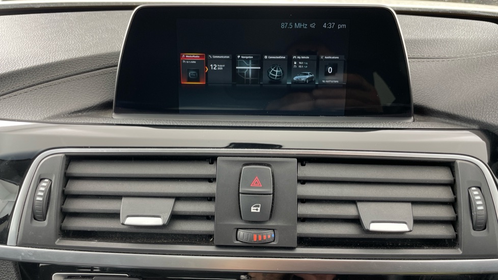 BMW 4 Series 420i Sport 5dr Auto Petrol Hatchback - Image 57
