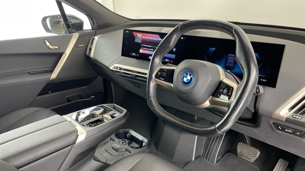 BMW iX 240kW xDrive40 M Sport Edition 76.6kWh 5dr Auto Electric Estate - Image 6