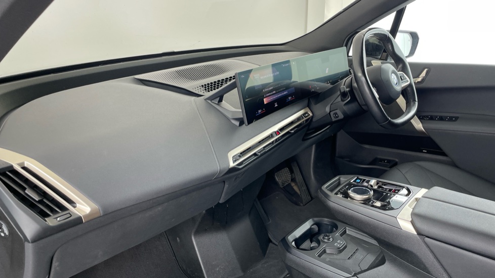 BMW iX 240kW xDrive40 M Sport Edition 76.6kWh 5dr Auto Electric Estate - Image 7