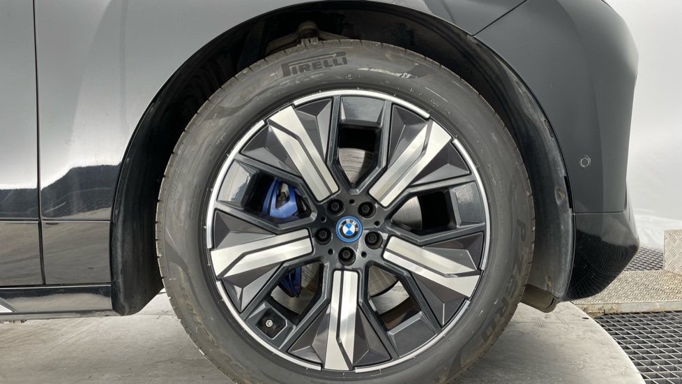 BMW iX 240kW xDrive40 M Sport Edition 76.6kWh 5dr Auto Electric Estate - Image 14