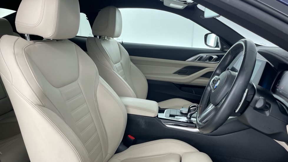 BMW 4 Series M440i xDrive MHT 2dr Step Auto Petrol Coupe - Image 11
