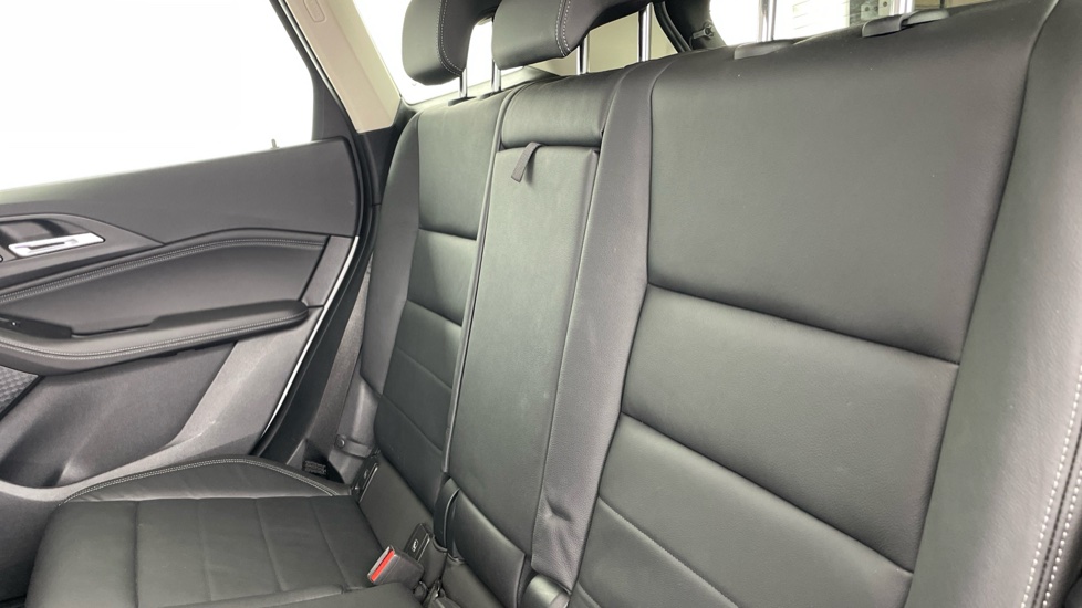 BMW 2 Series 220i MHT Luxury 5dr DCT Petrol Hatchback - Image 12