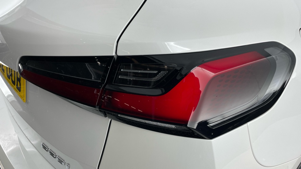BMW 2 Series 220i MHT Luxury 5dr DCT Petrol Hatchback - Image 22
