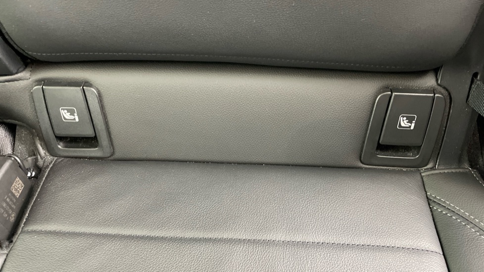 BMW 2 Series 220i MHT Luxury 5dr DCT Petrol Hatchback - Image 31