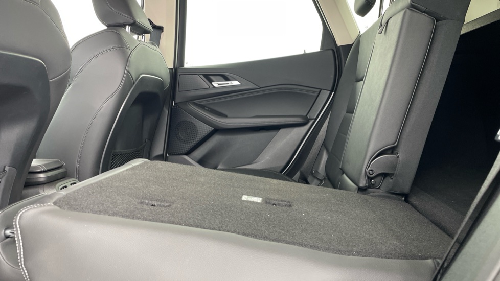BMW 2 Series 220i MHT Luxury 5dr DCT Petrol Hatchback - Image 32