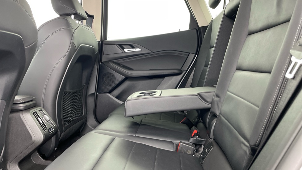 BMW 2 Series 220i MHT Luxury 5dr DCT Petrol Hatchback - Image 33