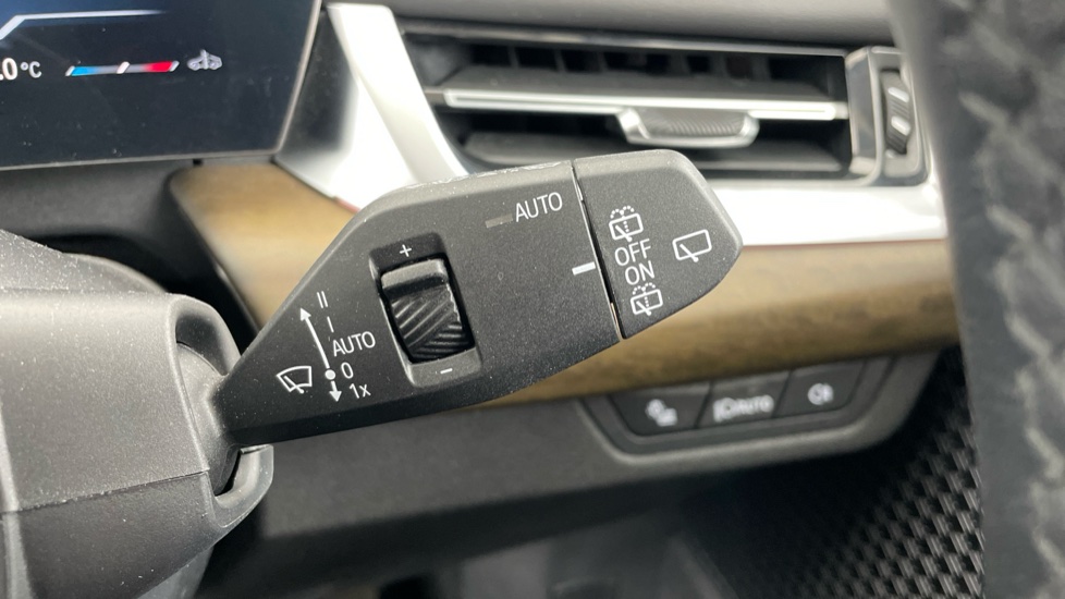 BMW 2 Series 220i MHT Luxury 5dr DCT Petrol Hatchback - Image 49